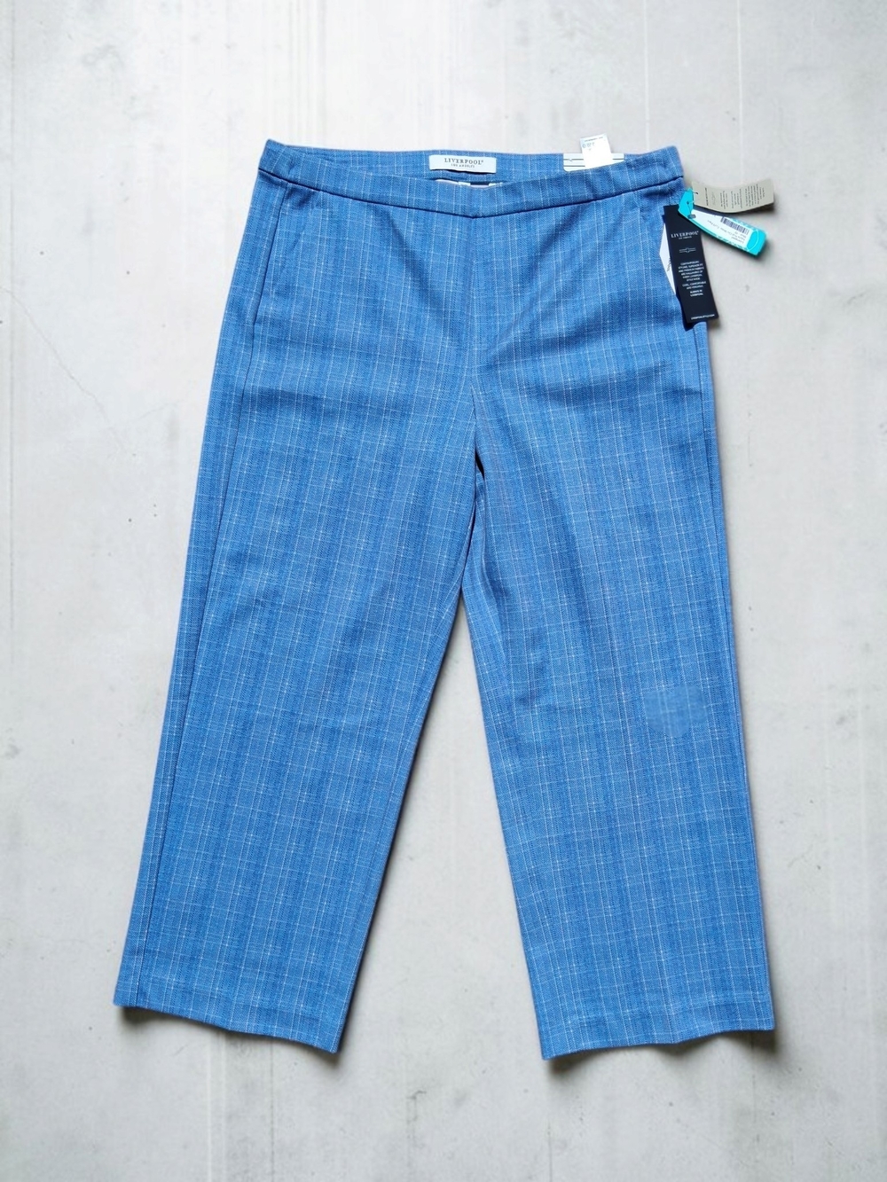 NWT Liverpool Kayla Wide Leg Crop Pants – Cornflower Blue Plaid (Size Large)